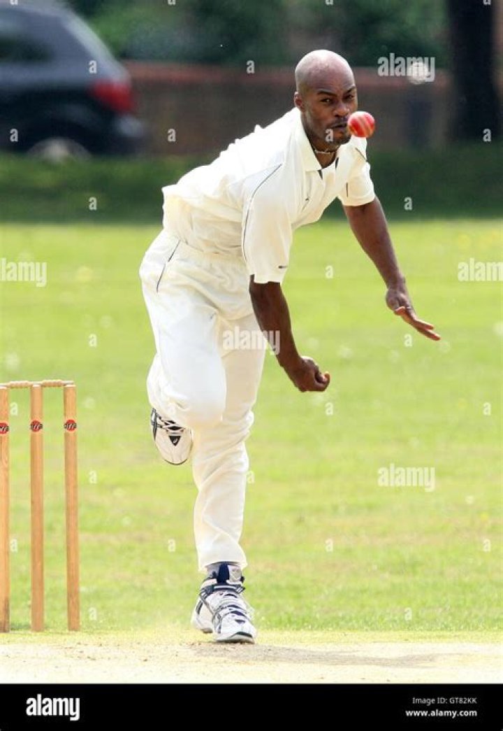 Chris Lewis (cricketer)