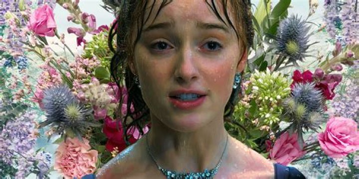 Phoebe Dynevor Net Worth: Details About Movie, Income, Age, Home, Career - SarkariResult