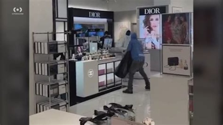 Santa Anita Mall Robbery: Video shows suspects steal expensive perfume in Arcadia