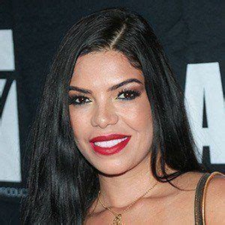 Suelyn Medeiros Net Worth